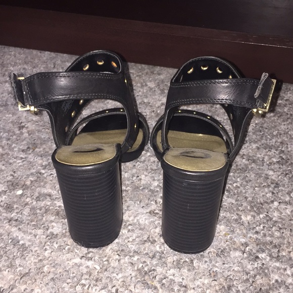 Guess Heels - Picture 5 of 6